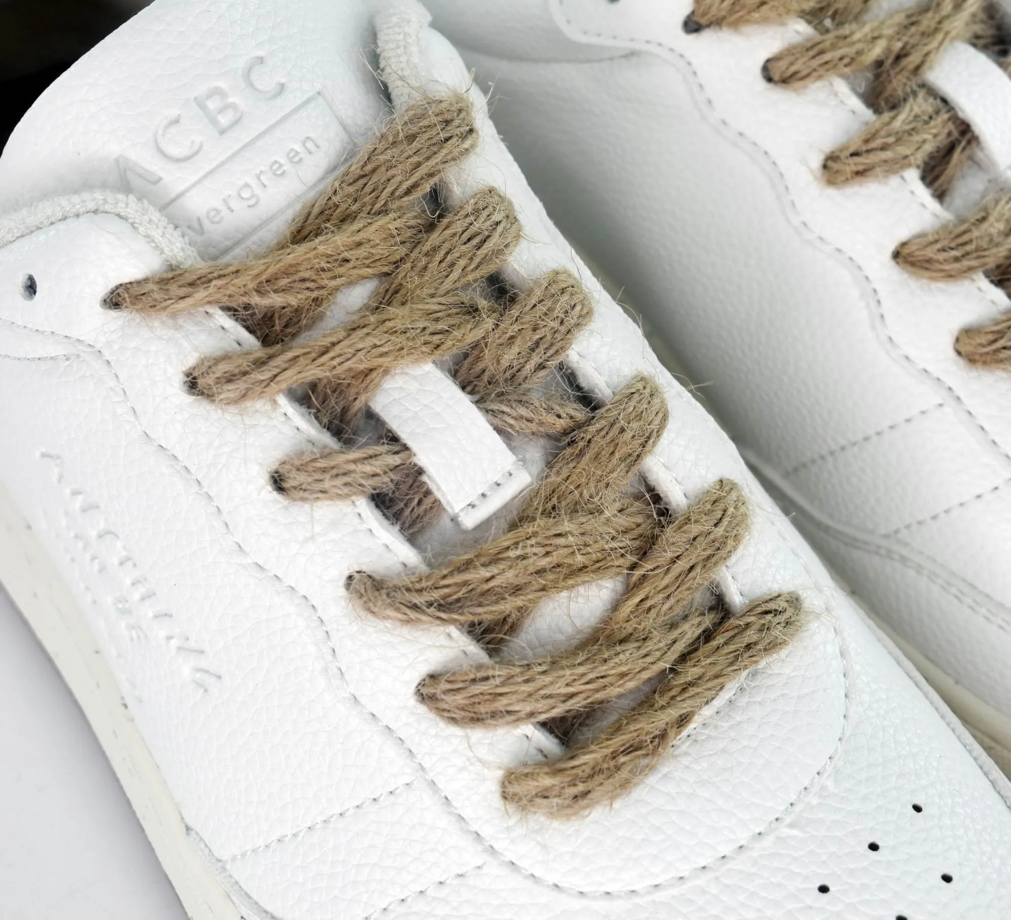 Evergreen Embossed White Cream