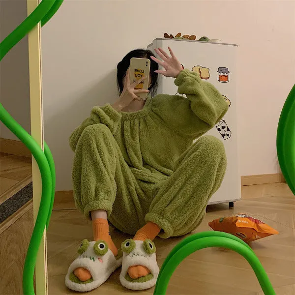 Frog Face Slippers - Step into Cuteness and Comfort