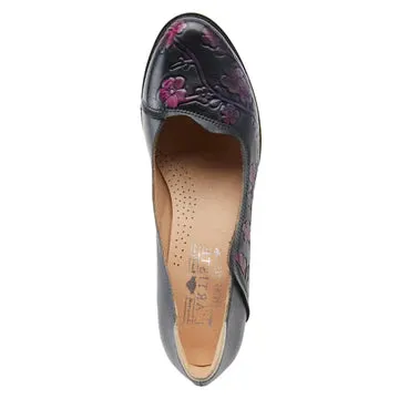 L'ARTISTE EXPERIENCE PUMPS
