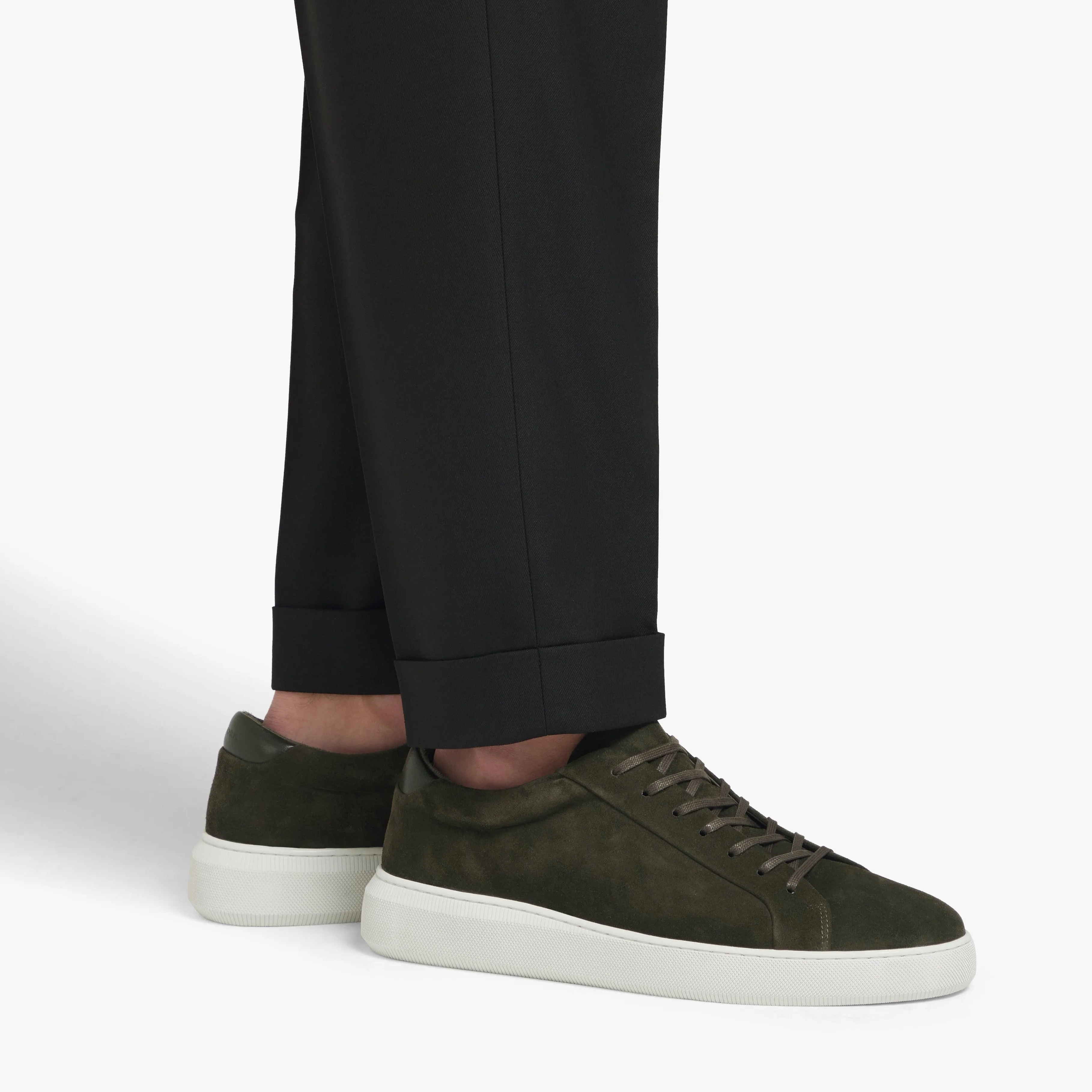 Series 8 Hunter Suede Mens